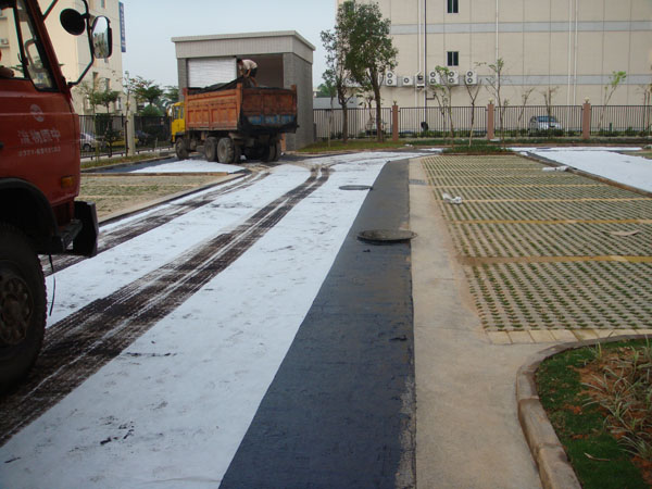 米兰体育网页版香晖园小区道路