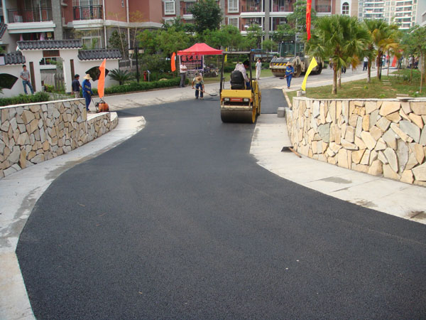 米兰体育网页版香晖园小区道路